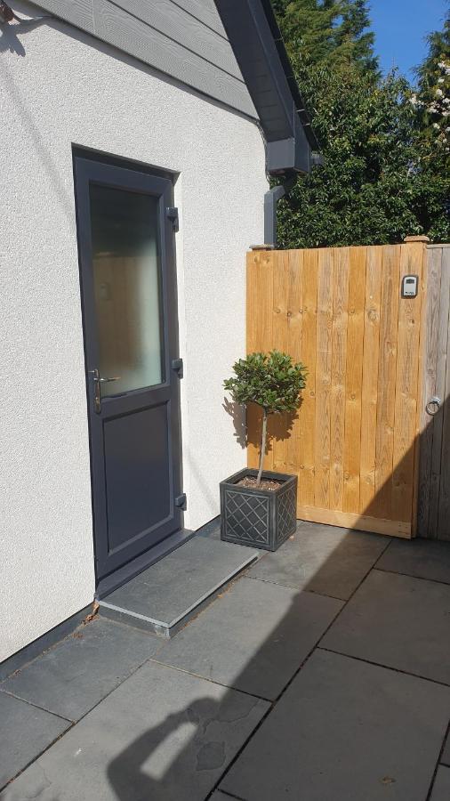 Large Modern Self Contained Apartment In Lymington Eksteriør bilde